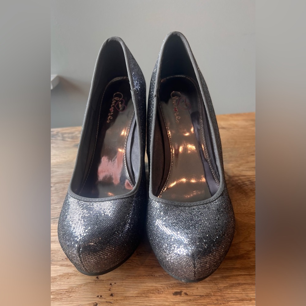 Mi Amore Sparkling Silver Wedges - Picture 2 of 5